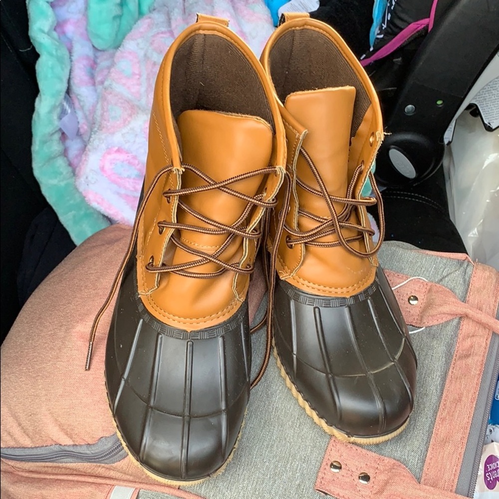 Brown Duck Boots 🦆🥾